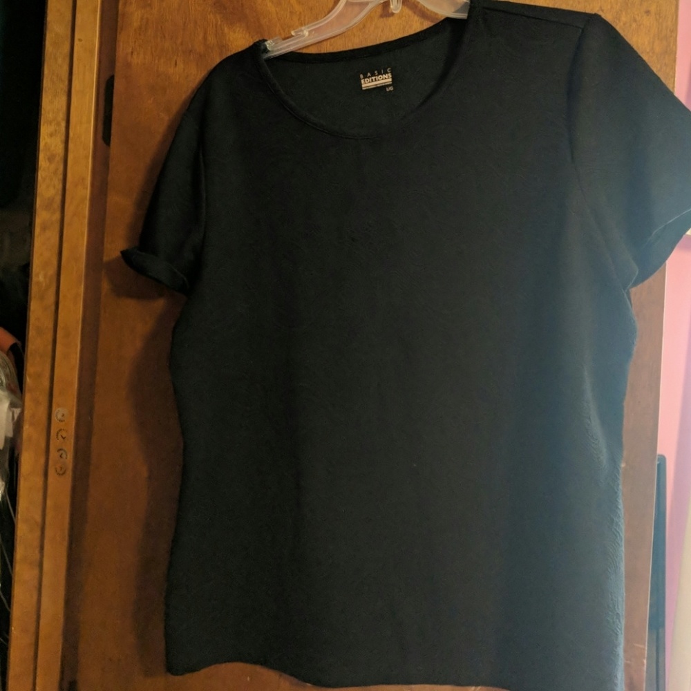 Black shirt